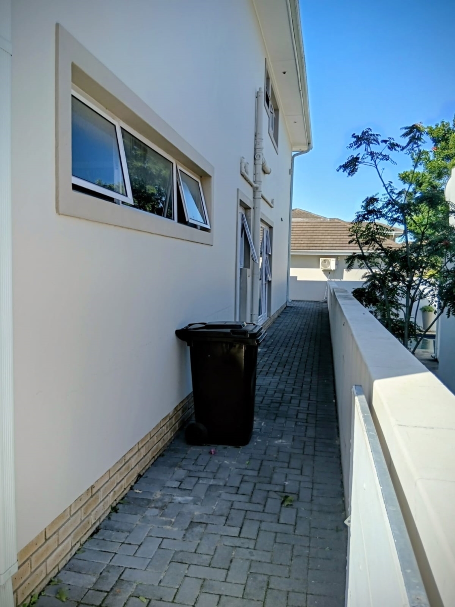 5 Bedroom Property for Sale in Beacon Bay Eastern Cape